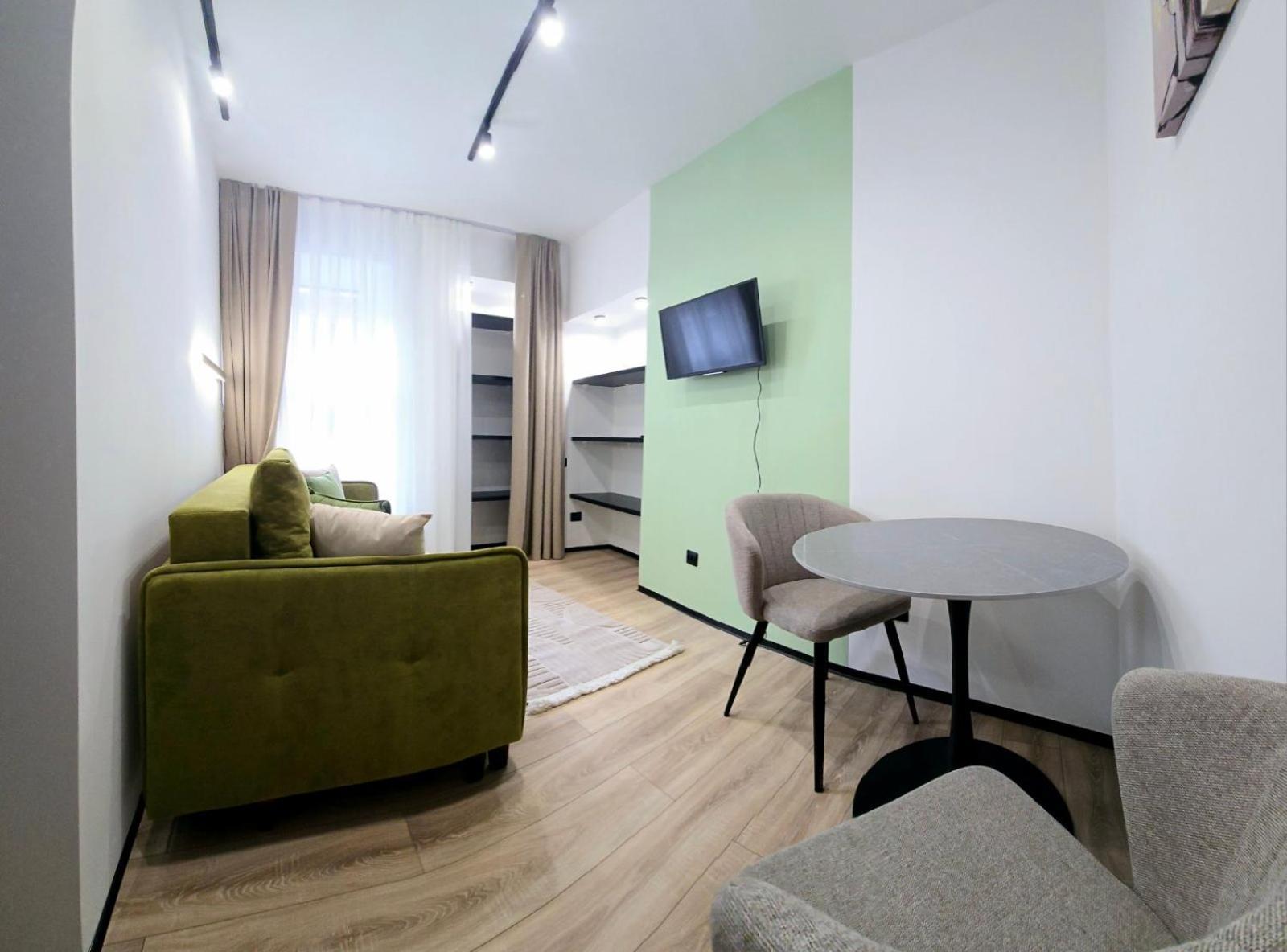 Apartment In The City Center Near The Park Lviv Exterior photo